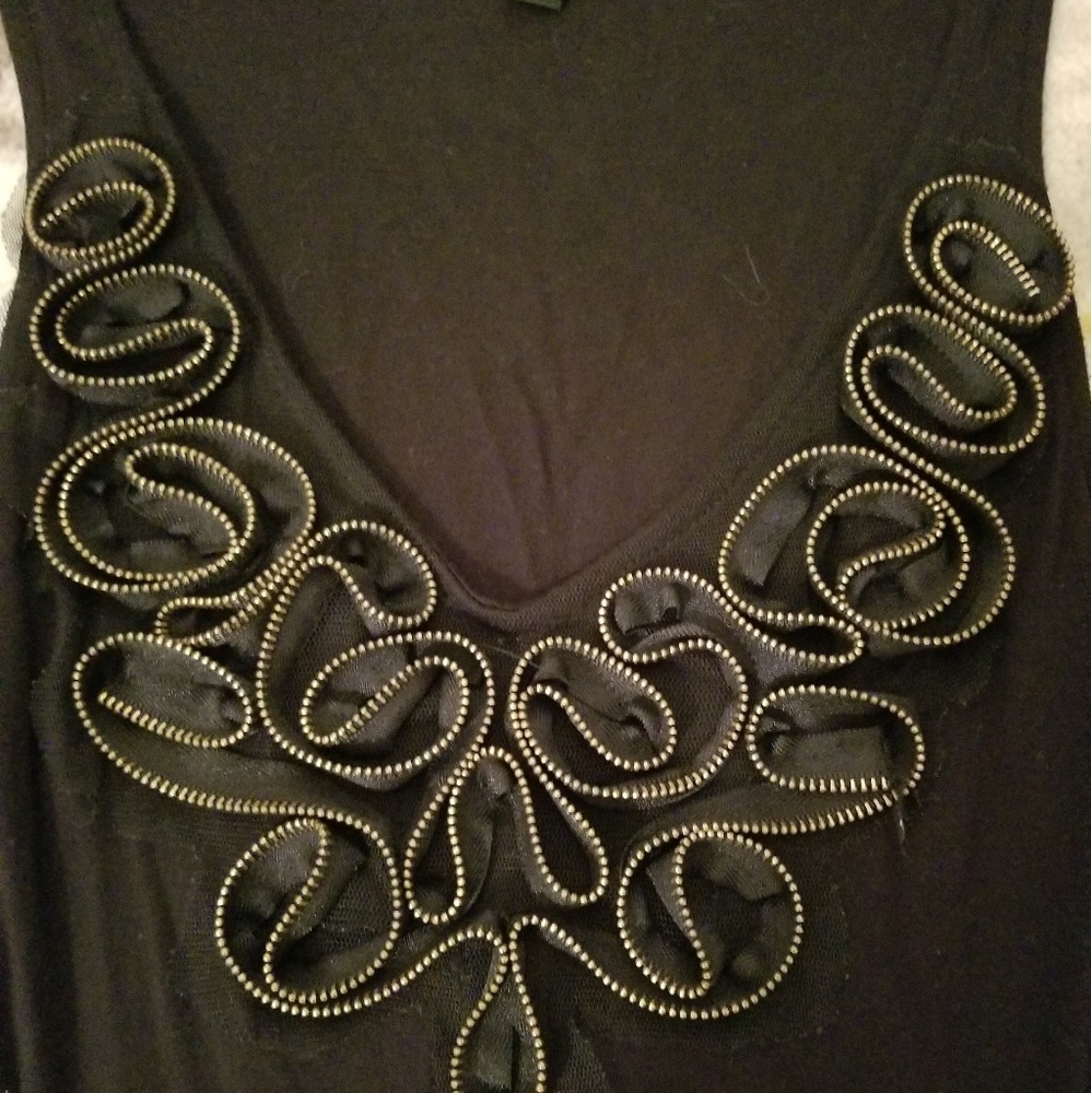 Mossimo black tank with zippered design